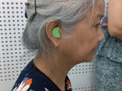 Máy trợ thính đeo sau vành tai- Giải pháp toàn diện cho người nghe kém từ nhẹ đến nặng sâu 0