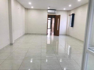 Cho thuê mặt bằng mới 100 đi vào hoạt động ngay mặt tiền Nguyễn Văn Linh, phường Tân Thuận Tây,Quận 0