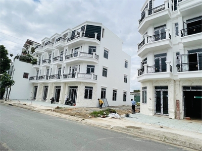 Kẹt tiền bán gấp nhà 4 tầng full nội thất ở liền, shr, thanh toán 2 tỷ nhận nhà 0