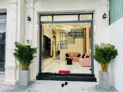 Kẹt tiền bán gấp nhà 4 tầng full nội thất ở liền, shr, thanh toán 2 tỷ nhận nhà 3