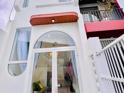 Nhà mới 2 tầng 2 mê tô hiệu đầy đủ nội thất 2,x tỷ 0