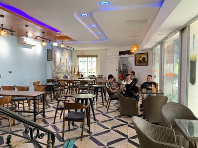 Hot hot , quận gò vấp   lâu lâu mới có quán đẹp   chính chủ sang rẻ quán cafe góc 2 mt khu vip 4