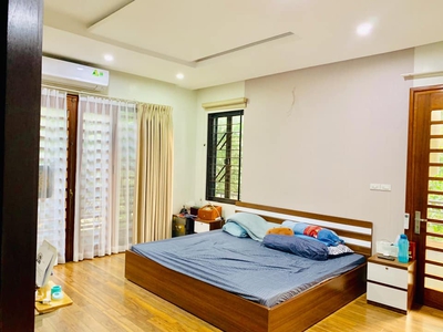 Nhà cần bán gấp bên phố view hồ nước tây 230m mt8m,1 hầm 7 nổi vị trí siêu đẹp dt 230m giá bán 106 4