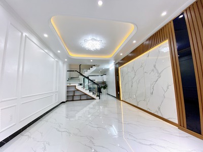 8.bán nhà  miếu hai xã 3 tầng lô góc oto đỗ gần nhà 0