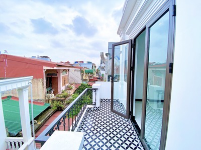 8.bán nhà  miếu hai xã 3 tầng lô góc oto đỗ gần nhà 3