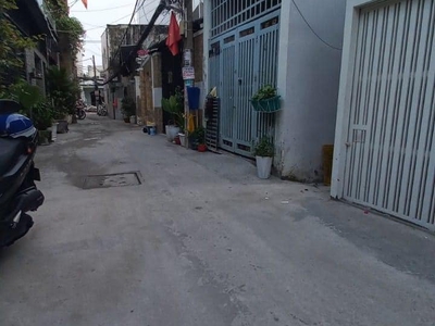 Nhà đẹp mới nội thất đầy đủ hẻm đẹp..khu vực tốt, dt 36m,2l,2pn,tt nhà bè 1