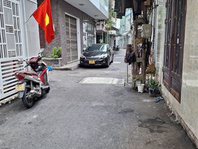 Bán nhà hẻm ô tô Huỳnh Ngọc Huệ, giá sốc chỉ 2,7 TỶ, gần 100M2 0