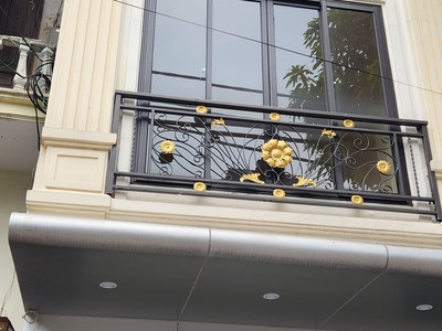 Nhà nguyên căn mặt phố thuỵ khuê 50m 4t. mt5m. kinh doanh tốt. 28 triệu 0