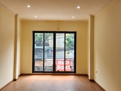 Nhà nguyên căn mặt phố thuỵ khuê 50m 4t. mt5m. kinh doanh tốt. 28 triệu 1