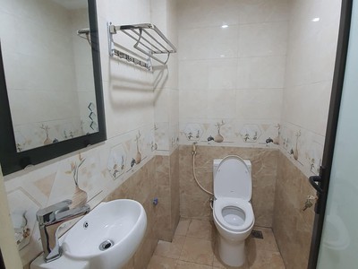 Nhà nguyên căn mặt phố thuỵ khuê 50m 4t. mt5m. kinh doanh tốt. 28 triệu 3