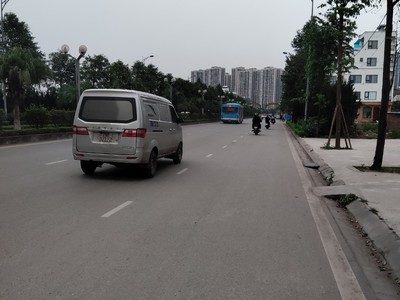 Cho thuê sàn tm toà the golden an khánh, giá sốc thuê 2 tặng 1, dt sàn từ 100m đến 4200m. 1