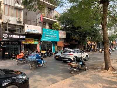 Cho thuê nhà mặt phố nguyễn khang, nguyên căn, 5 tầng, chỉ nhỉnh 30tr/tháng. 1