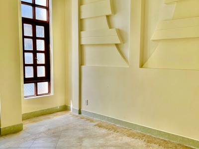 Cần bán nhà quận 1 ngang 4m dài 19m, 9 phòng và 11 wc 3