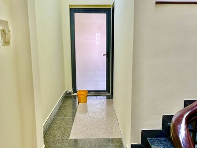 Cần bán nhà quận 1 ngang 4m dài 19m, 9 phòng và 11 wc 4