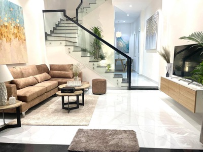 Nhà  quan hoa, cầu giấy, thang máy, phân lô vỉa hè, đường 2 ô tô  tránh, 102m2x6 tầng, 20 tỷ 1