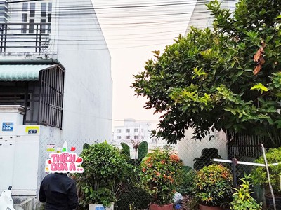 Nhỉnh 3 tỷ - lô đất đẹp lọt khe - ngang hơn 5m hiếm - hẻm xe tải quay đầu - gần chợ bà điểm hóc môn. 2