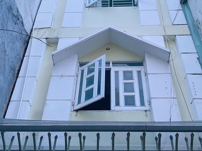 Gấp bán nhà lý chính thắng quận 3-5 tầng btct-3 phòng ngủ-4 wc- nở hậu tài lộc-an ninh-chỉ nhỉnh 3 1