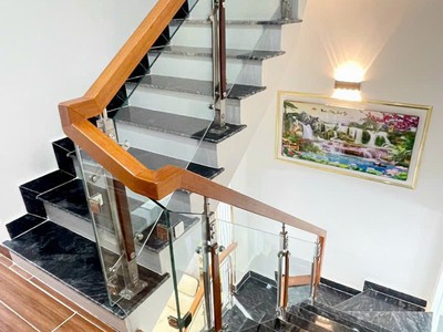 Nhà mặt tiền đường nhựa 12m thị trấn nhà bè - tặng nội thất cao cấp - giáp quận 7 - khu vực an ninh 2