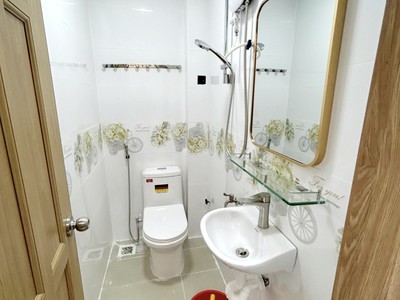 Nhà 2,75 tỷ 2 pn trương phước phan bình tân giáp quận 6 2