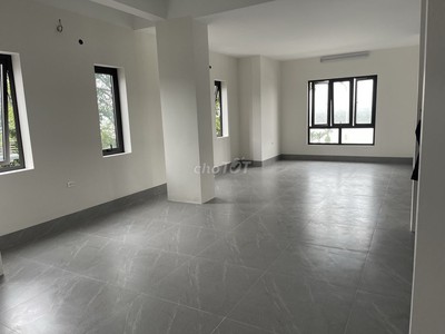 Cần cho thuê Tầng 1, mặt đường An Dương Vương, Tây Hồ, Hà Nội 0