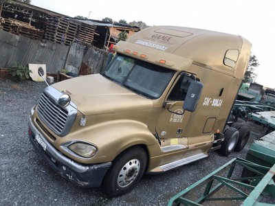 Cần bán đầu kéo Frieghtliner 2010 7