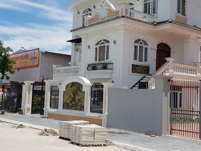 Tôi cần bán lô h28 khu biệt thự nguyên khê, vị trí hiếm, đường 8m, vỉa hè 6m. giá hợp lý 2