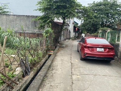 Hoa hậu làng  bán lô 58m  ninh môn - hiền ninh - sóc sơn hàng f1 cho anh em đầu tư. 1