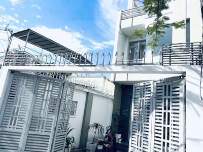 Cần bán nhà siêu đẹp mặt tiền đường  ở huỳnh tấn phát   nhà bè   tp. hcm 2