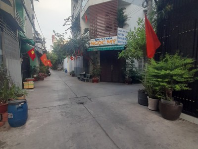 Nhà 3 lầu 40m2 hẻm 704/hương lộ 2 bình trị đông a giá 3,7 tỷ 2