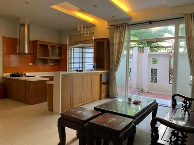 Bán biệt thự 110m2, khu vip phường thảo điền, quận 2 1
