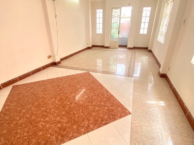 Giá tốt hxh bạch đằng, 4 tầng 5.75x19m, chính chủ 1 đời, gần hàng xanh, 11.5 tỷ tl 1