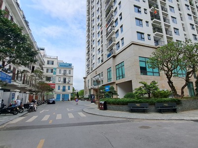 Dầu Bóng Phủ Gỗ Ngoài Trời A900 2589