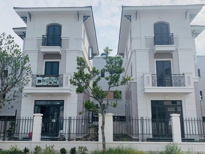 Dầu Bóng Phủ Gỗ Ngoài Trời A900 2735