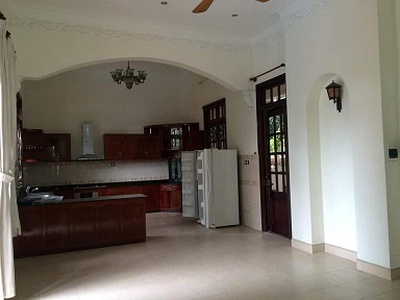 Hot hot chính chủ cần bán gấp toà lâu đài biệt thự village cao cấp 975 m2 - gần sông sài gòn - siêu 4