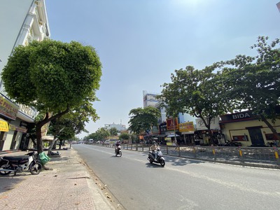 Mt 159 tây thạnh, dt 4x18, đang cho thuê 20tr/tháng. giá 12.5tỷ tl 2