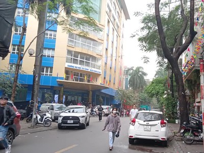 Bán nhà dịch vọng, cầu giấu, 36m2, 5 tầng, mặt ngõ kinh doanh, 50m ra mặt phố, giá 5.68 tỷ. 0