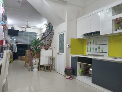 Bán nhà dịch vọng, cầu giấu, 36m2, 5 tầng, mặt ngõ kinh doanh, 50m ra mặt phố, giá 5.68 tỷ. 1