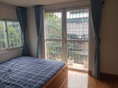 Bán nhà tập thể nghĩa tân 80m2, 2ngủ, 1 khách, 1 bếp, 3wc,1 tum phơi đồ, 1.5 tỷ 1