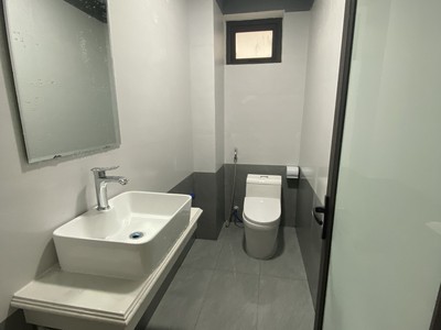 Cho thuê tòa nhà 7 tầng có thang máy  lê hồng phong 60 tr 2