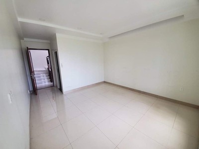 Bán nhà 4 lầu đường cao đức lân,quận 2,sổ hồng,đang cho thuê 35tr/tháng 3