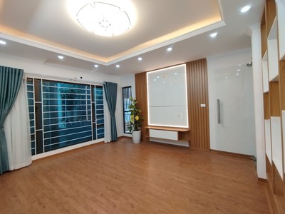 Cho thuê nguyên căn phố hào nam 40m, 5t, mt4.2m. kd online, ngõ to. 21tr . 2