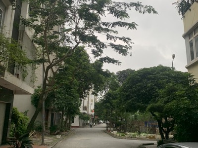 Cho thuê nhà hoàng cầu đống đa, ngõ 5m, ô tô đỗ cửa chỉ 15tr 0