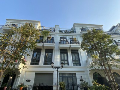 Bán nhanh căn lk 136m2 8x17m đã có sổ đỏ tại elegant park thạch bàn long biên giá 21 tỷ 4