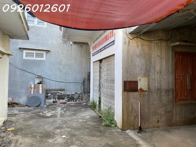 Chính chủ cho thuê 800 m2 đất mặt đường nguyễn bỉnh khiêm hải an hải phòng. 1