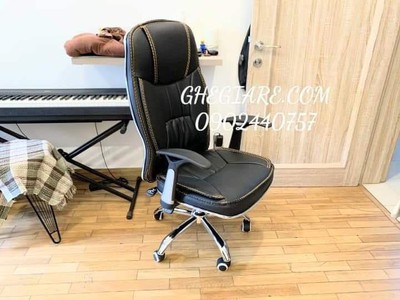 Ghế giám đốc màu da đen tay T 0