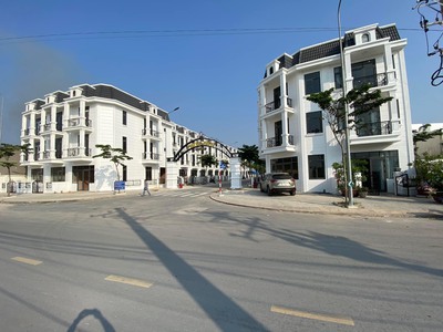 Bán nhà chính chủ, SHR   giá 2,525 tỷ  100 , sát mặt tiền đường DT747B- ngay ngã tư miếu ông Cù 0