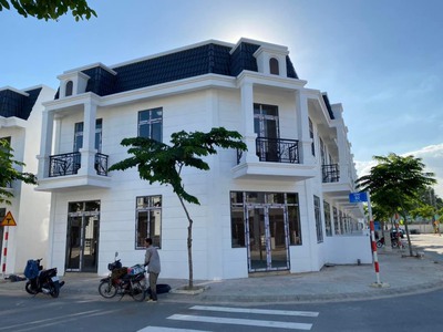 Bán nhà chính chủ, SHR   giá 2,525 tỷ  100 , sát mặt tiền đường DT747B- ngay ngã tư miếu ông Cù 1