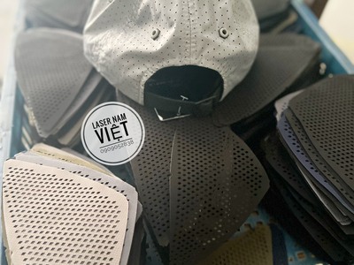 Nhận gia công khắc logo trên nút nhựa, kim loại, KHẮC LASER THEO YÊU CẦU 7