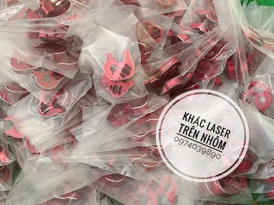 Nhận gia công khắc logo trên nút nhựa, kim loại, KHẮC LASER THEO YÊU CẦU 4