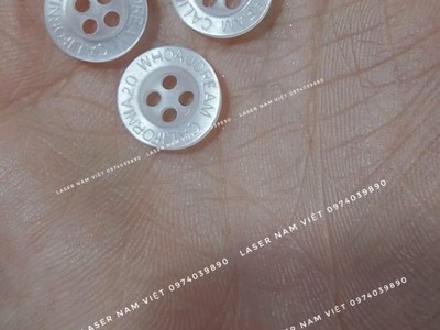 Nhận gia công khắc logo trên nút nhựa, kim loại, KHẮC LASER THEO YÊU CẦU 1
